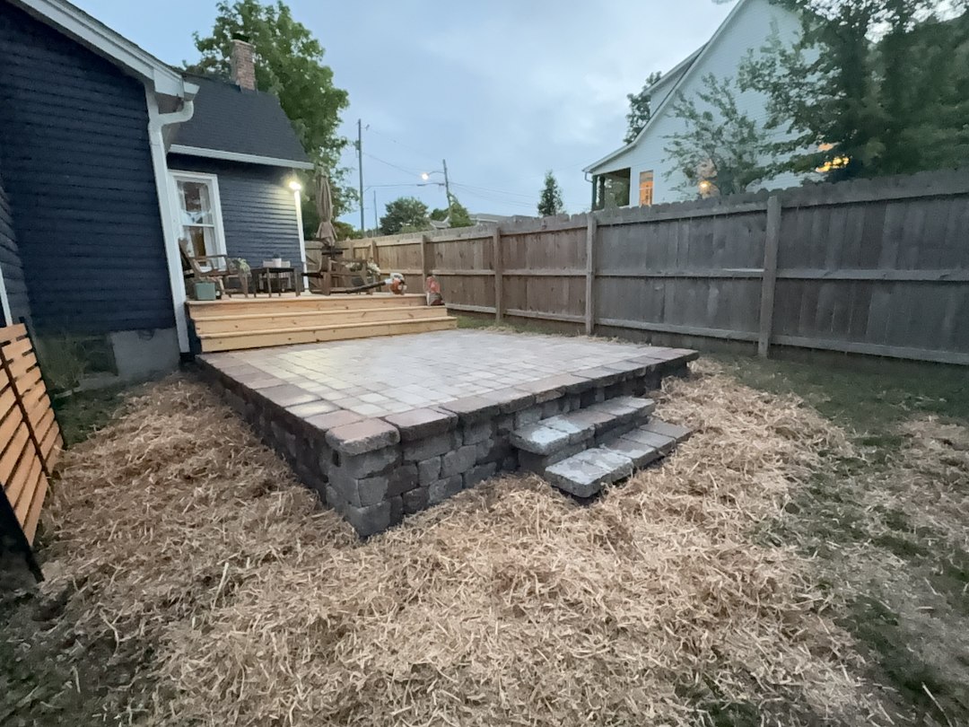 Belgard Castle Manor Retaining Wall & Cambridge Cobble Savannah Paver Patio Installation in Nashville, TN
