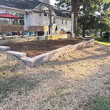 Custom-Belgard-Castle-Manor-Retaining-Wall-Raised-Flowerbed-Installation-in-Nashville-TN 2