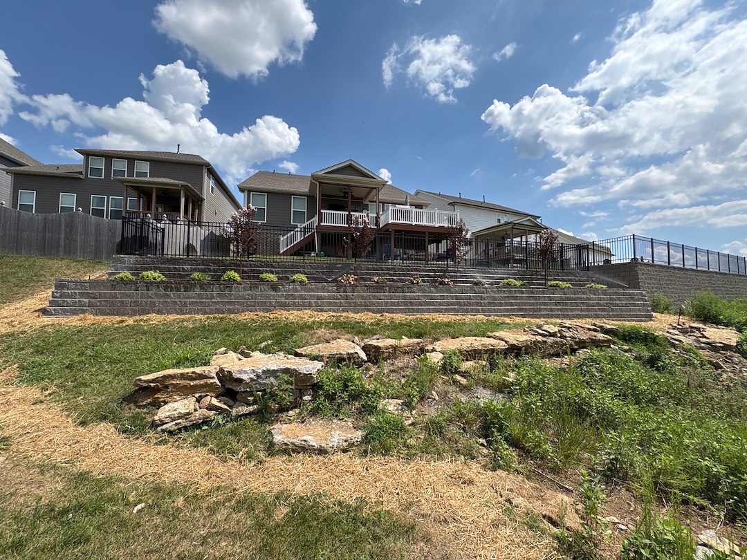 Retaining Wall Installation in Gallatin, TN – Transform Your Backyard with GeoScapes